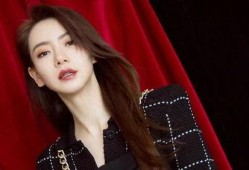 当红女星爆料娱乐圈,当红女星亲曝内幕，惊人真相令人咋舌